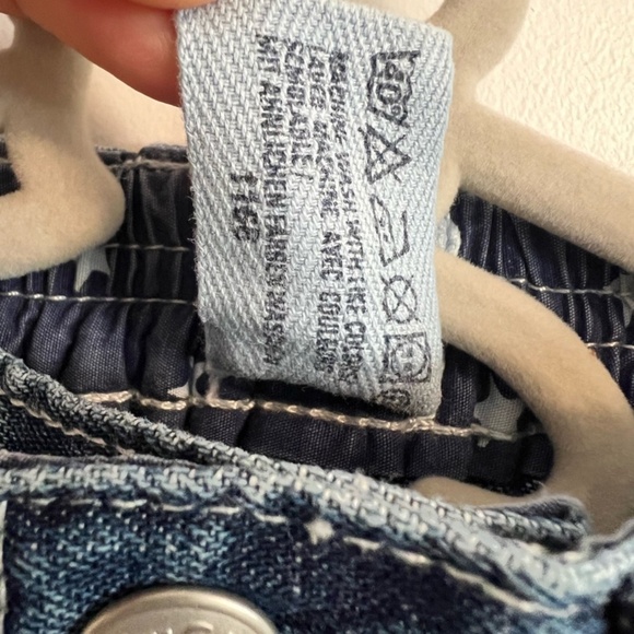 NWT Gap Kids unisex patchwork jeans, 6-12 months, size Medium, 17-22 Pounds, 27- - Picture 7 of 9